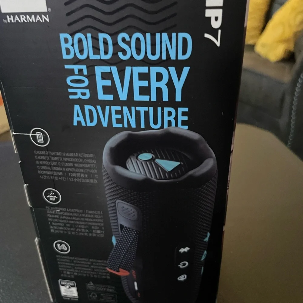 JBL Flip 7 Portable Speaker in Black - Picture 4 of 7